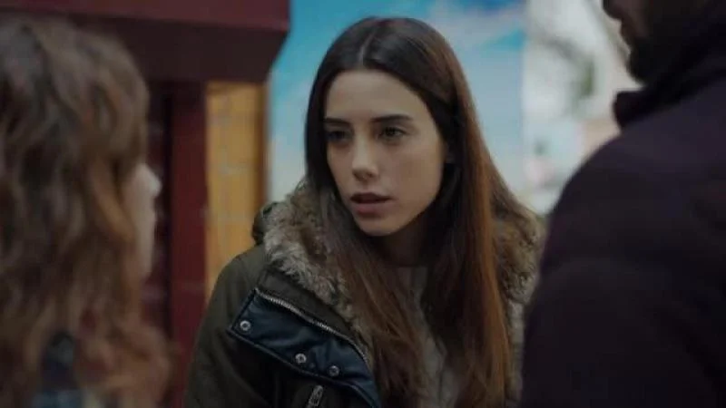 Кадры из сериала Мама 15 серия 1 сезон (2016)