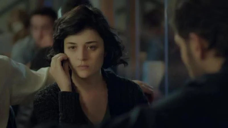 Кадры из сериала Мама 5 серия 1 сезон (2016)